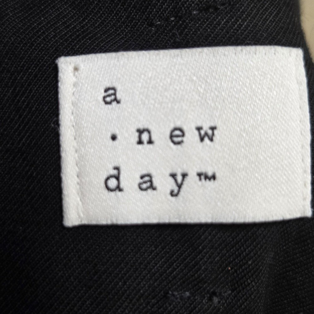 A New Day Shorts Womens 12 Black Chino Flat Front Zip Pockets Summer Casual - Picture 6 of 8